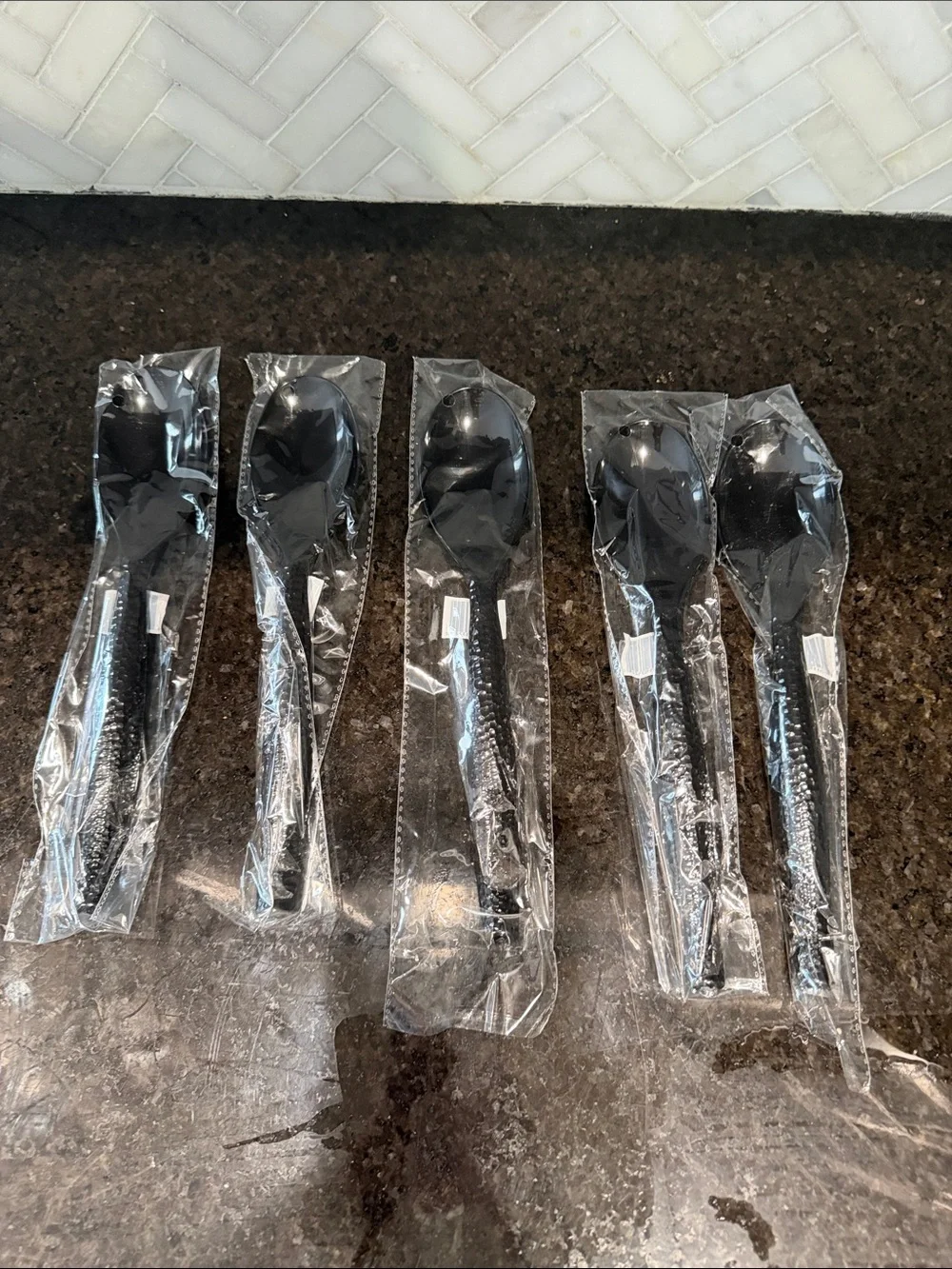 Plastic 2 Black Kitchen Tongs and 5 Black Spoons Set for Party